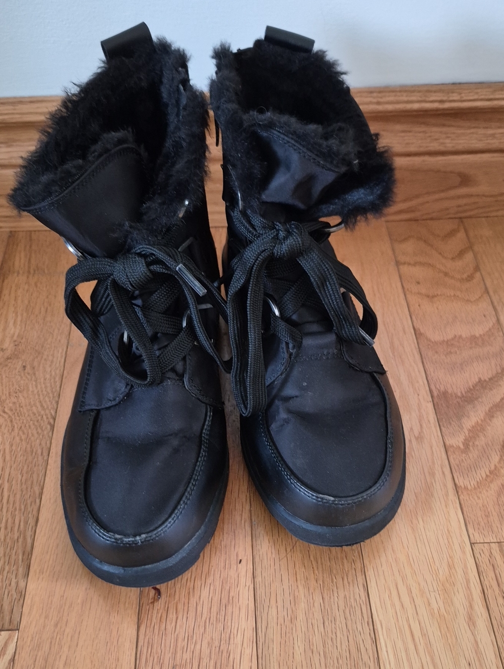 Torrid Black Faux Fur Lined Lace-Up Winter Snow Boots Wide Width Size 7WW
